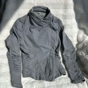 Lululemon Rare Gray Asymmetrical Women's Snap Top